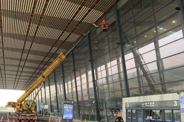 连城玻璃幕墙维护和保养